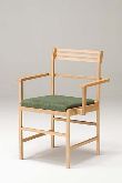 木製肘掛け椅子
